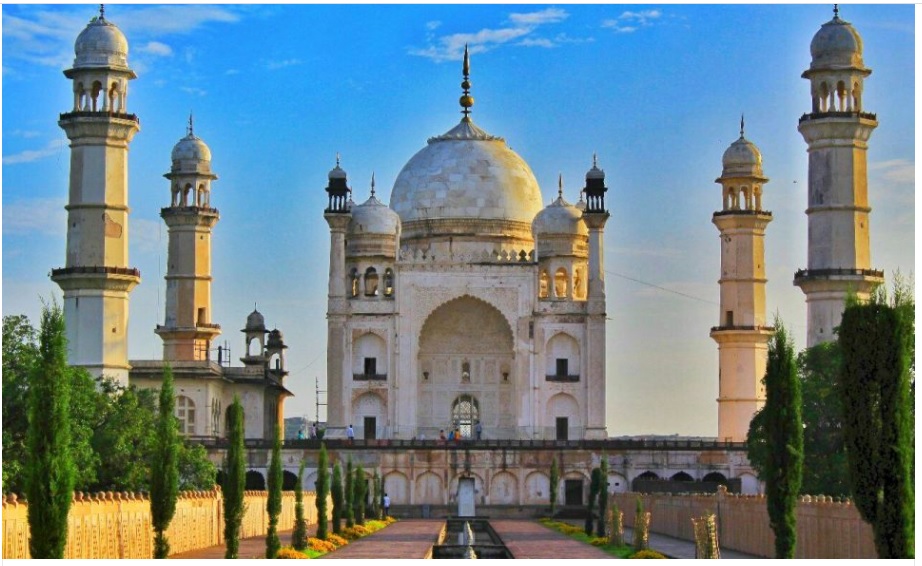 Bibi Ka Maqbara for Pre Wedding shoot location in Aurangabad