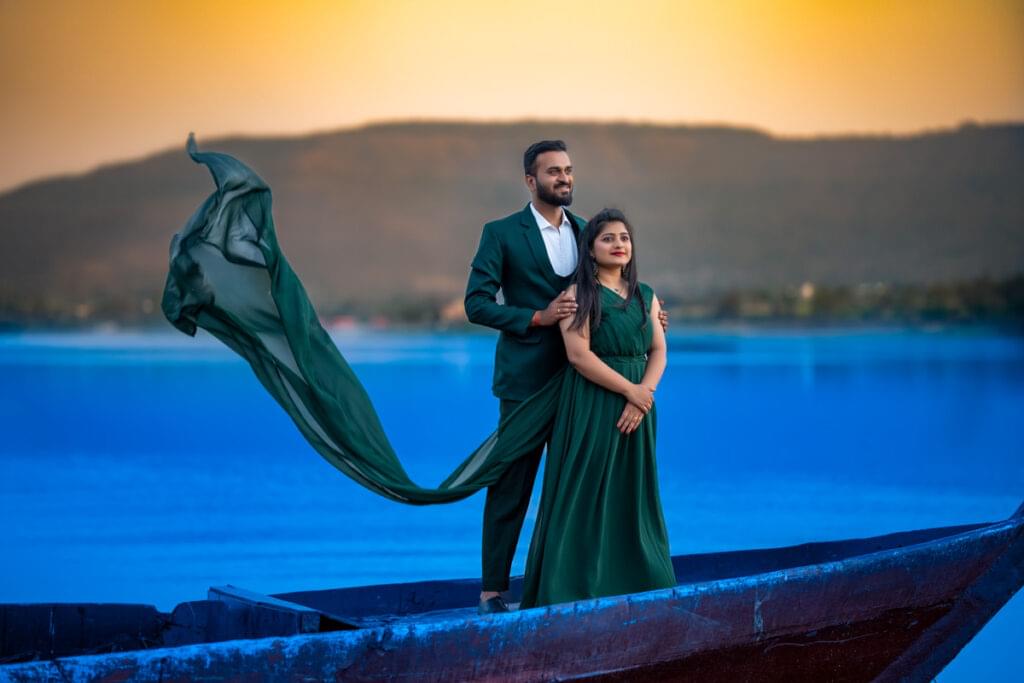 Pre-Wedding Shoot in PBA Film City,
Long trail dress sunset photo in boat