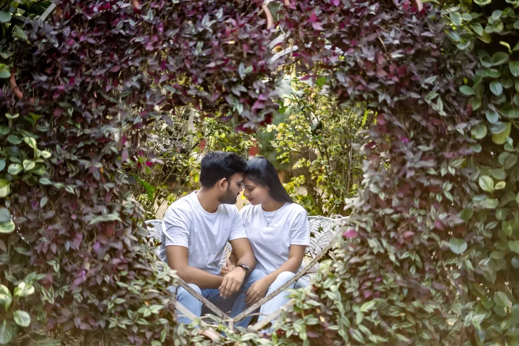 Pre-wedding Shoot Photos and Posses in Empress Garden